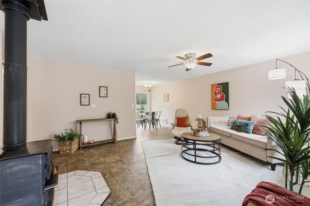 3050 NE Sawdust Hill Road, Poulsbo, WA 98370