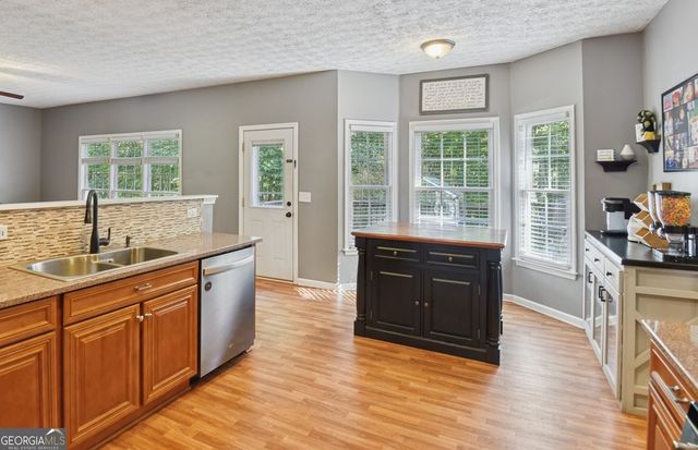 120 Hollow Springs Drive, Hiram, GA 30141