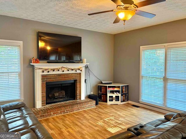 120 Hollow Springs Drive, Hiram, GA 30141
