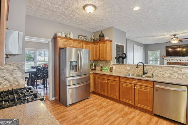 120 Hollow Springs Drive, Hiram, GA 30141