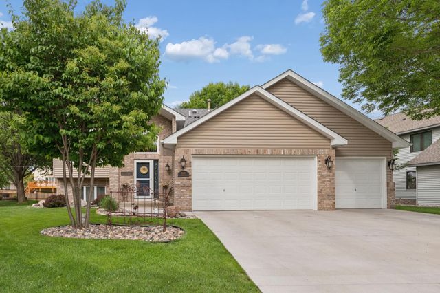 9039 Vickors Crossing, Brooklyn Park, MN 55443