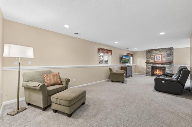 9039 Vickors Crossing, Brooklyn Park, MN 55443