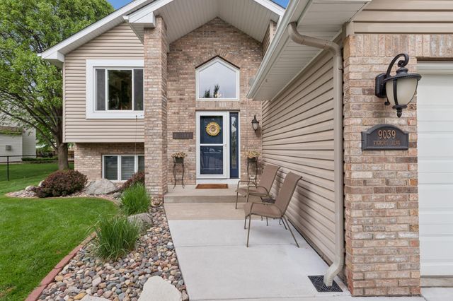 9039 Vickors Crossing, Brooklyn Park, MN 55443