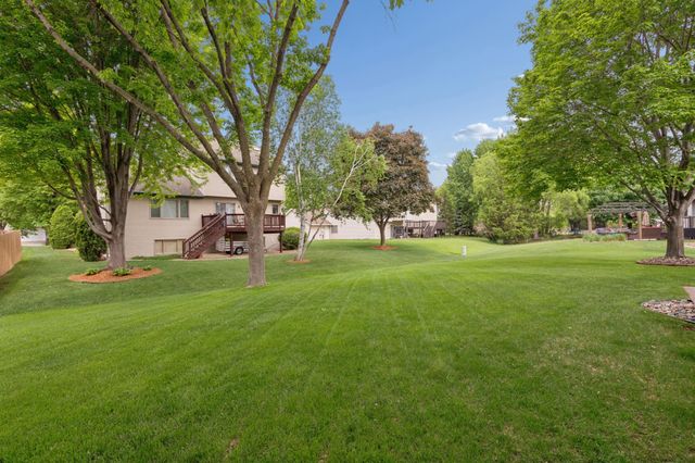 9039 Vickors Crossing, Brooklyn Park, MN 55443