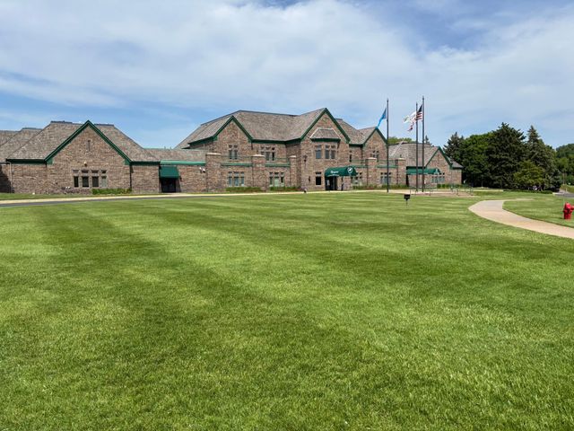 9039 Vickors Crossing, Brooklyn Park, MN 55443