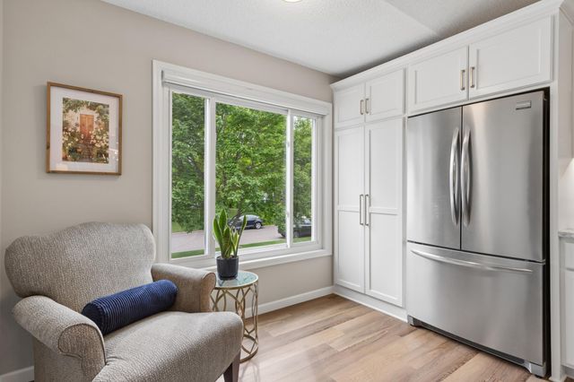 9039 Vickors Crossing, Brooklyn Park, MN 55443