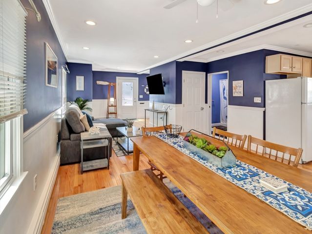 16 Manomet Ave August, Hull, MA 02045