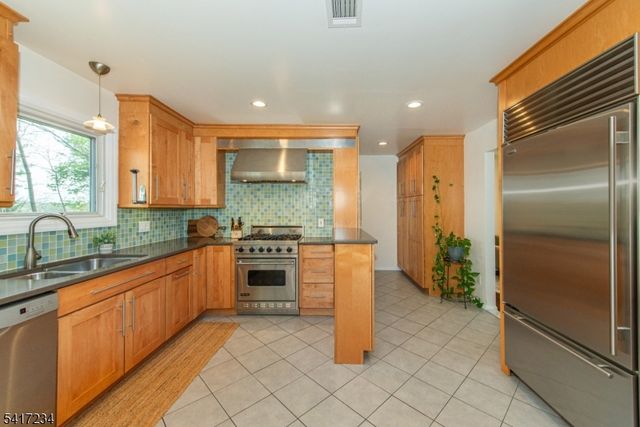 23 Powell Dr, West Orange Twp., NJ 07052