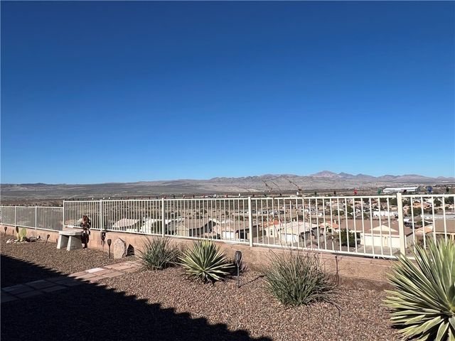 1585 Pettibone Drive, Bullhead City, AZ 86442
