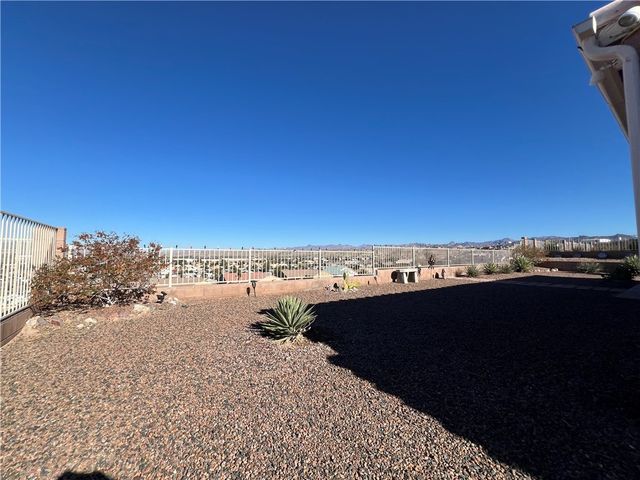 1585 Pettibone Drive, Bullhead City, AZ 86442