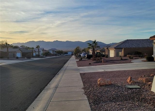1585 Pettibone Drive, Bullhead City, AZ 86442