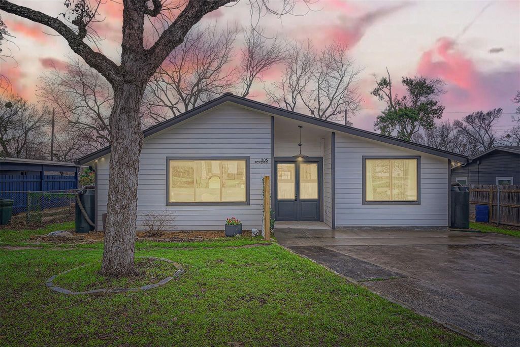 205 Rowland DR, Austin, TX 78745