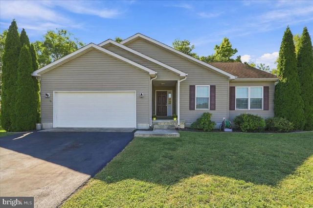 366 CLOSE DR, Martinsburg, WV 25404