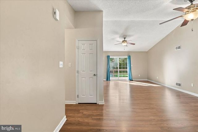 366 CLOSE DR, Martinsburg, WV 25404