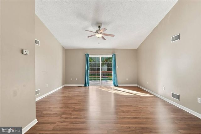 366 CLOSE DR, Martinsburg, WV 25404