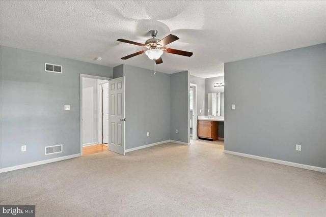 366 CLOSE DR, Martinsburg, WV 25404