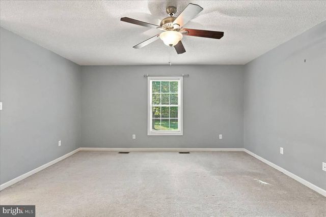 366 CLOSE DR, Martinsburg, WV 25404