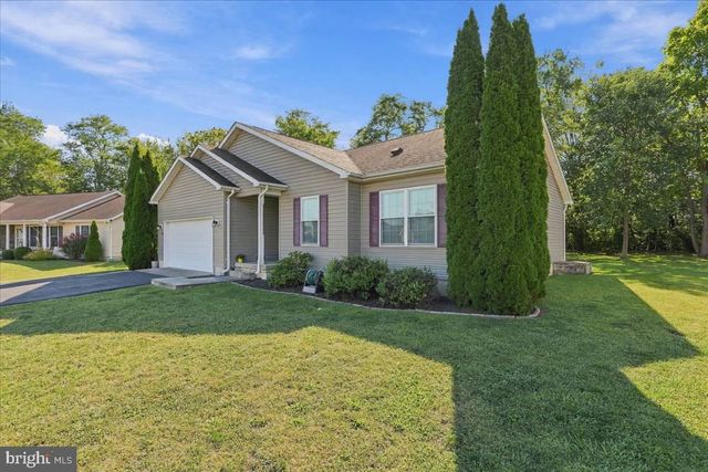 366 CLOSE DR, Martinsburg, WV 25404