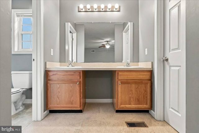 366 CLOSE DR, Martinsburg, WV 25404