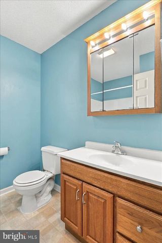 366 CLOSE DR, Martinsburg, WV 25404