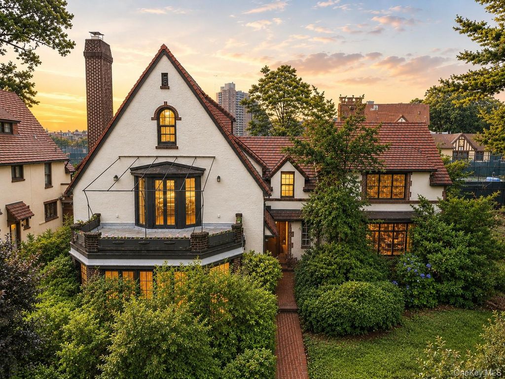 64 Dartmouth Street, Forest Hills, NY 11375