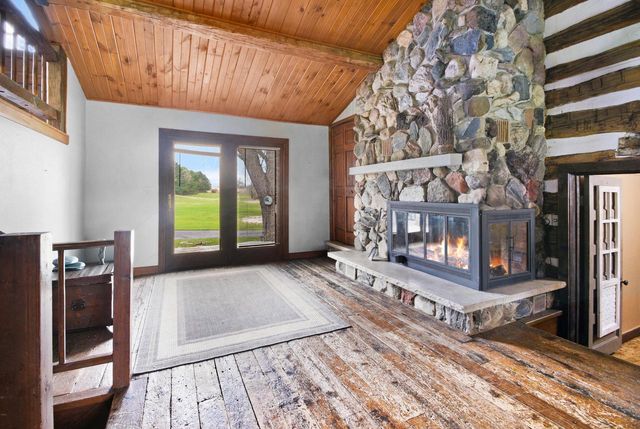 6909 Townline ROAD, West Bend, WI 53090