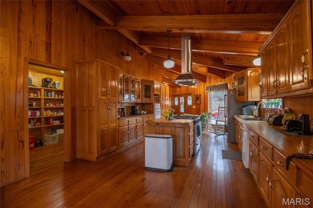 64 Trails End Lane, Doniphan, MO 63935