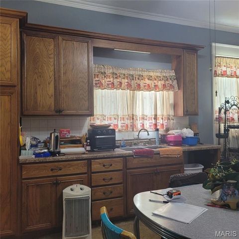 1220 Main Street, Alton, IL 62002