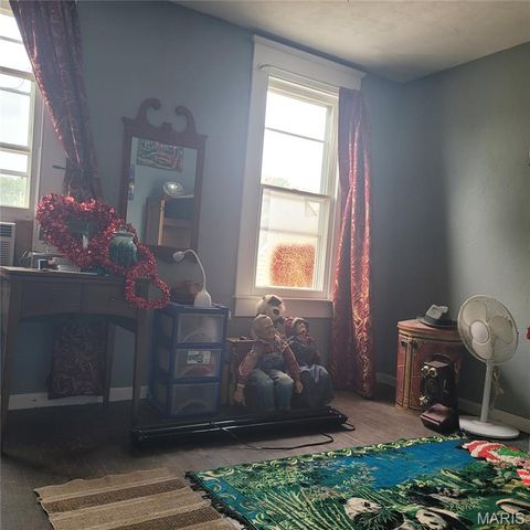 1220 Main Street, Alton, IL 62002