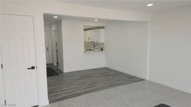2373 Cardiff Lane B, Las Vegas, NV 89108