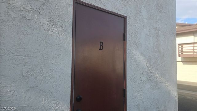 2373 Cardiff Lane B, Las Vegas, NV 89108