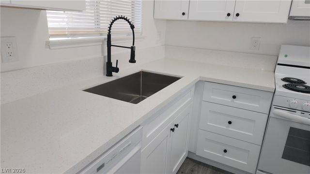 2373 Cardiff Lane B, Las Vegas, NV 89108