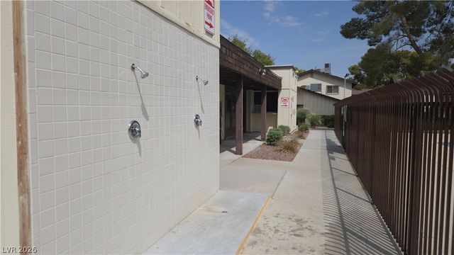 2373 Cardiff Lane B, Las Vegas, NV 89108