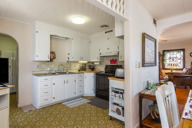 316 Homeland Road NW, Albuquerque, NM 87114