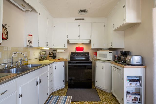 316 Homeland Road NW, Albuquerque, NM 87114