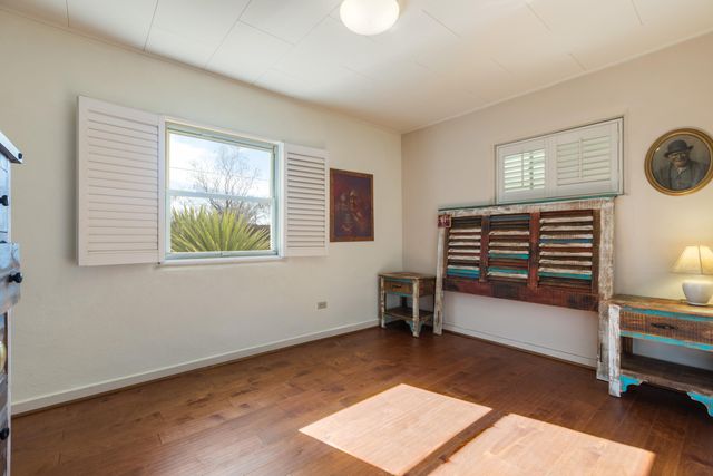 316 Homeland Road NW, Albuquerque, NM 87114