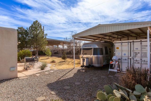 316 Homeland Road NW, Albuquerque, NM 87114
