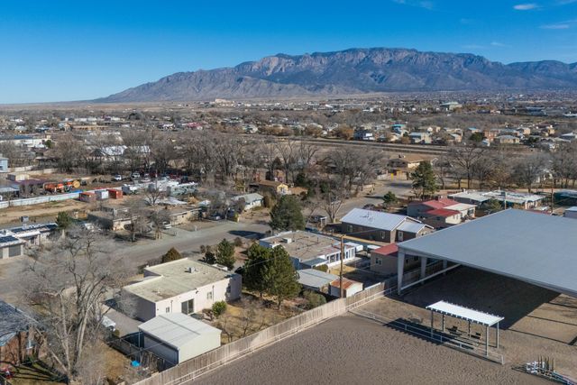 316 Homeland Road NW, Albuquerque, NM 87114