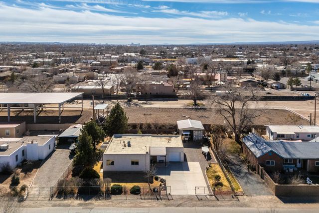 316 Homeland Road NW, Albuquerque, NM 87114