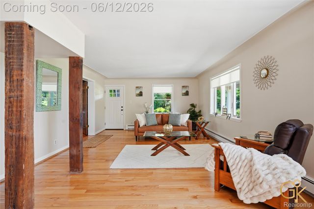 1293 Burns Road, Milford Charter Township, MI 48381