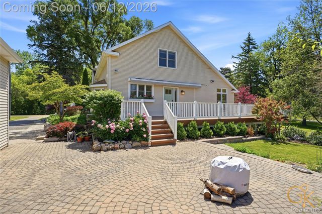 1293 Burns Road, Milford Charter Township, MI 48381