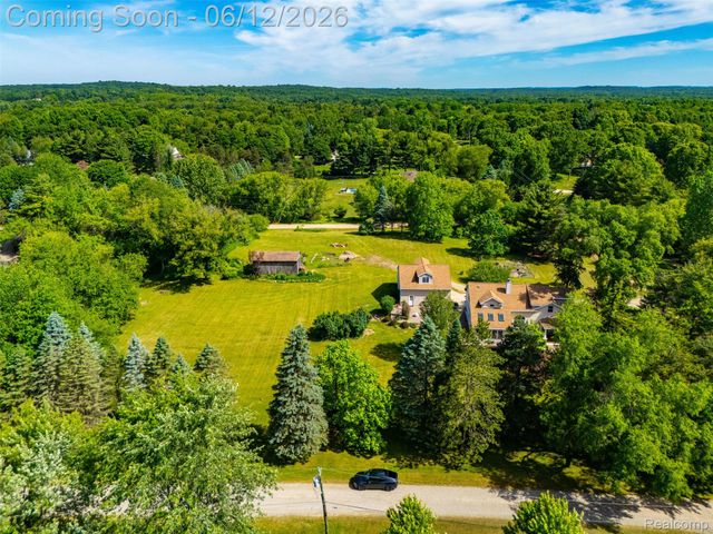 1293 Burns Road, Milford Charter Township, MI 48381