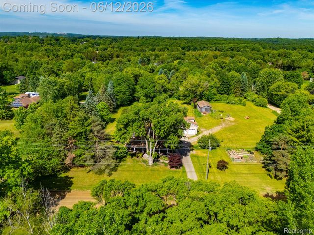 1293 Burns Road, Milford Charter Township, MI 48381