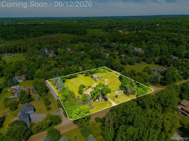 1293 Burns Road, Milford Charter Township, MI 48381