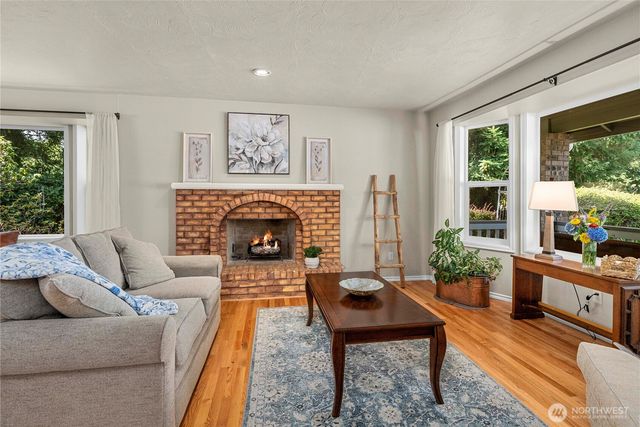 22015 SE 244th Place, Maple Valley, WA 98038