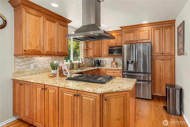 22015 SE 244th Place, Maple Valley, WA 98038