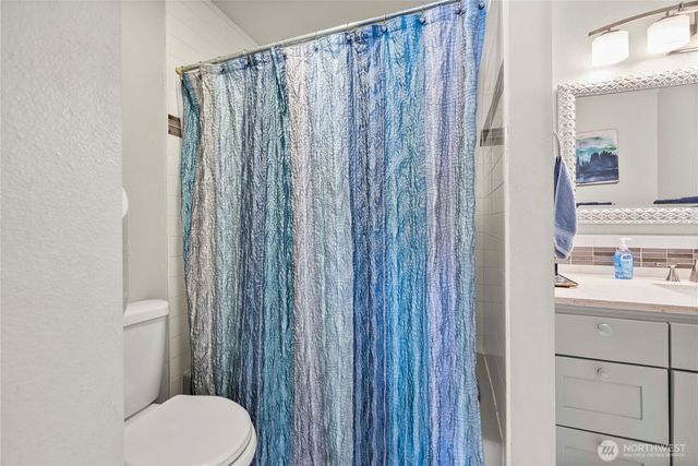 22015 SE 244th Place, Maple Valley, WA 98038