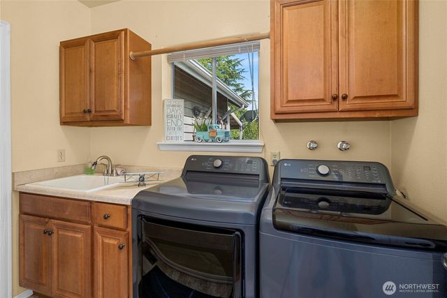 22015 SE 244th Place, Maple Valley, WA 98038