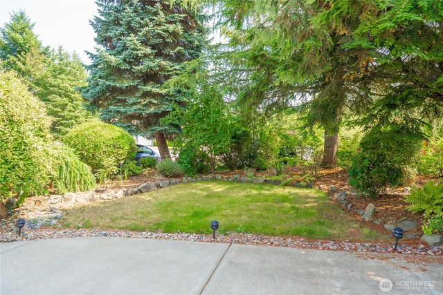 22015 SE 244th Place, Maple Valley, WA 98038