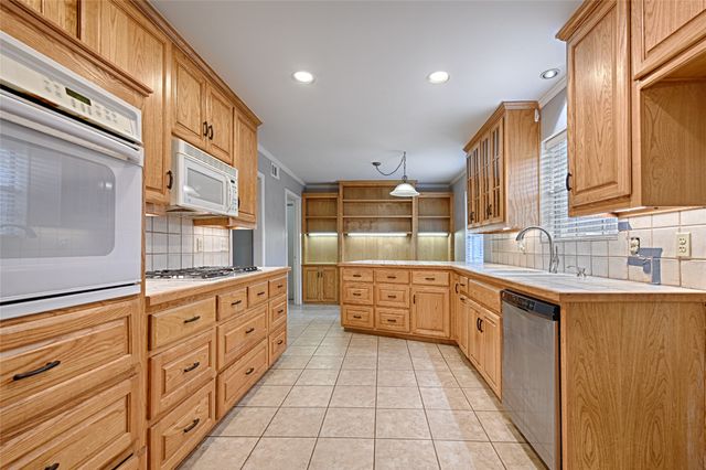 614 Brookfield Drive, Garland, TX 75040